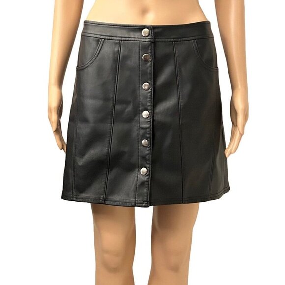 Express Women's Faux Leather Skirt Size 6 Black Front Button Closure Pockets - Picture 3 of 11